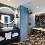 Hotel Voco By Ihg 4*