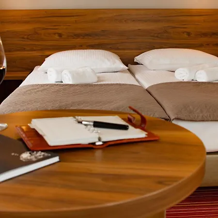 Voco By Ihg Hotell Katowice